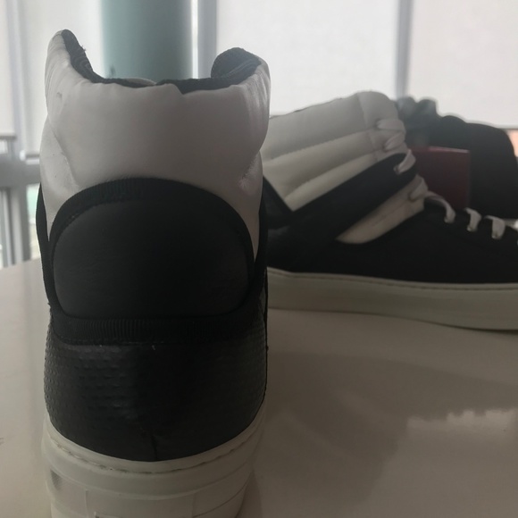 Salvatore Ferragamo Women's Pixy Hi Top Sneakers 9 - Picture 3 of 5